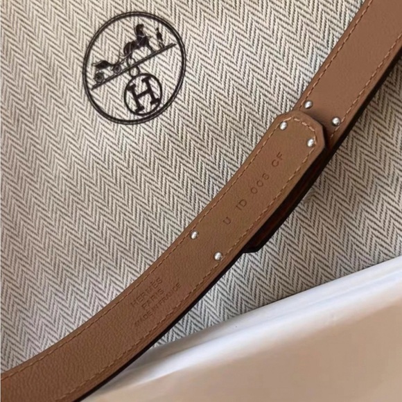 Hermes Kelly 18 Epsom Belt - Black (Noir) with Palladium hardware - Picture 3 of 6